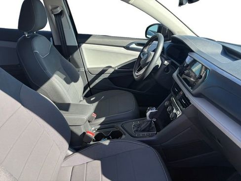 New 2024 Volkswagen Taos SE image 15