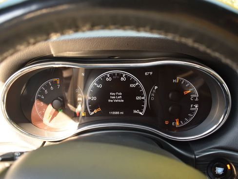 Used 2019 Jeep Grand Cherokee Limited image 19