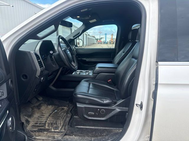 Used 2019 Ford Expedition Max XLT w/ Equipment Group 202A AWD/4WD image 3