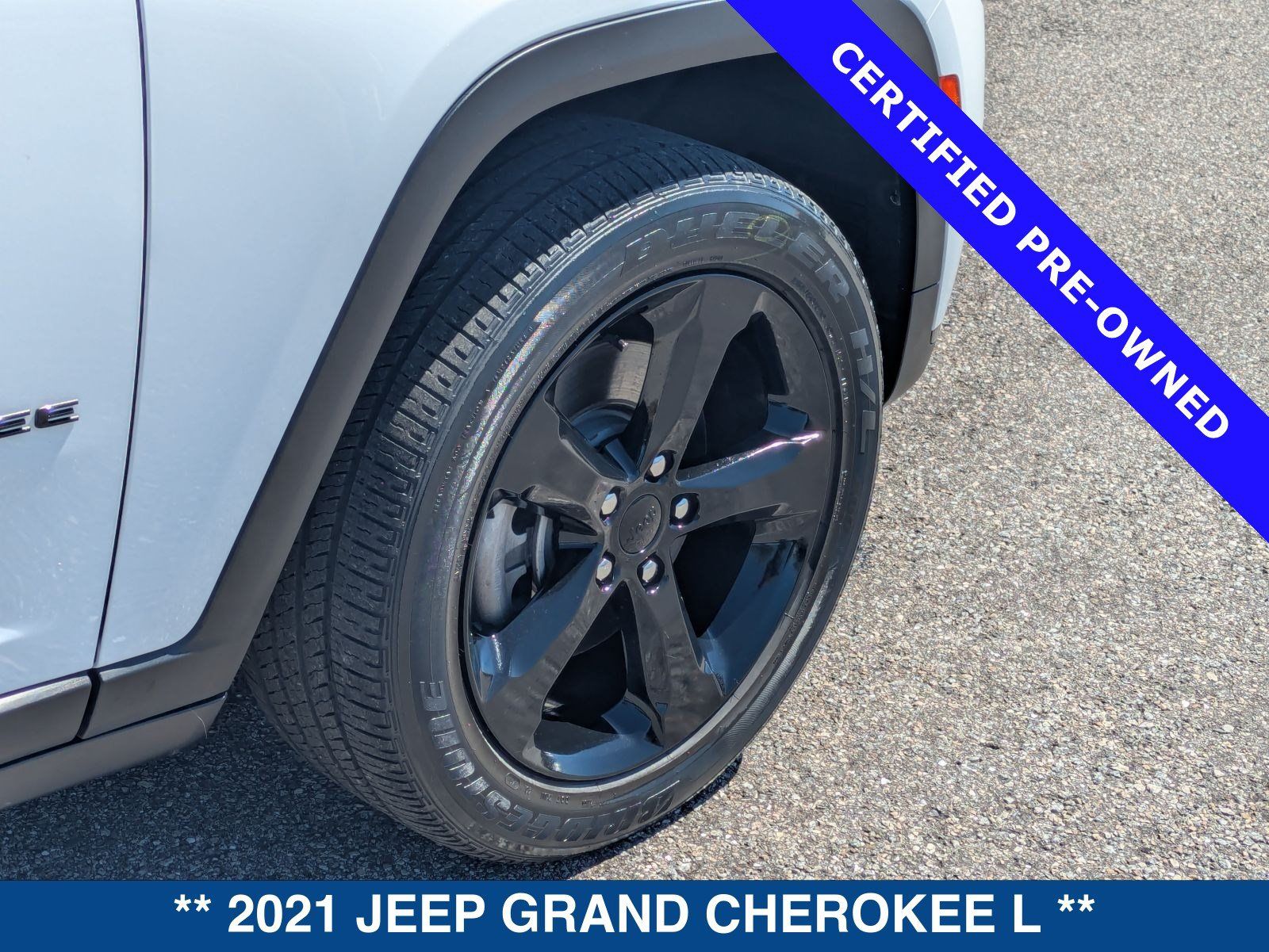 Used 2021 Jeep Grand Cherokee L Laredo RWD image 12