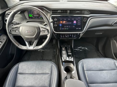 Used 2022 Chevrolet Bolt EUV LT w/ Convenience Package image 13