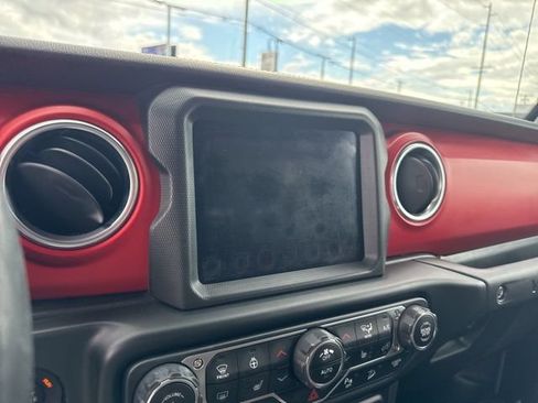 Used 2019 Jeep Wrangler Unlimited Rubicon AWD/4WD image 11