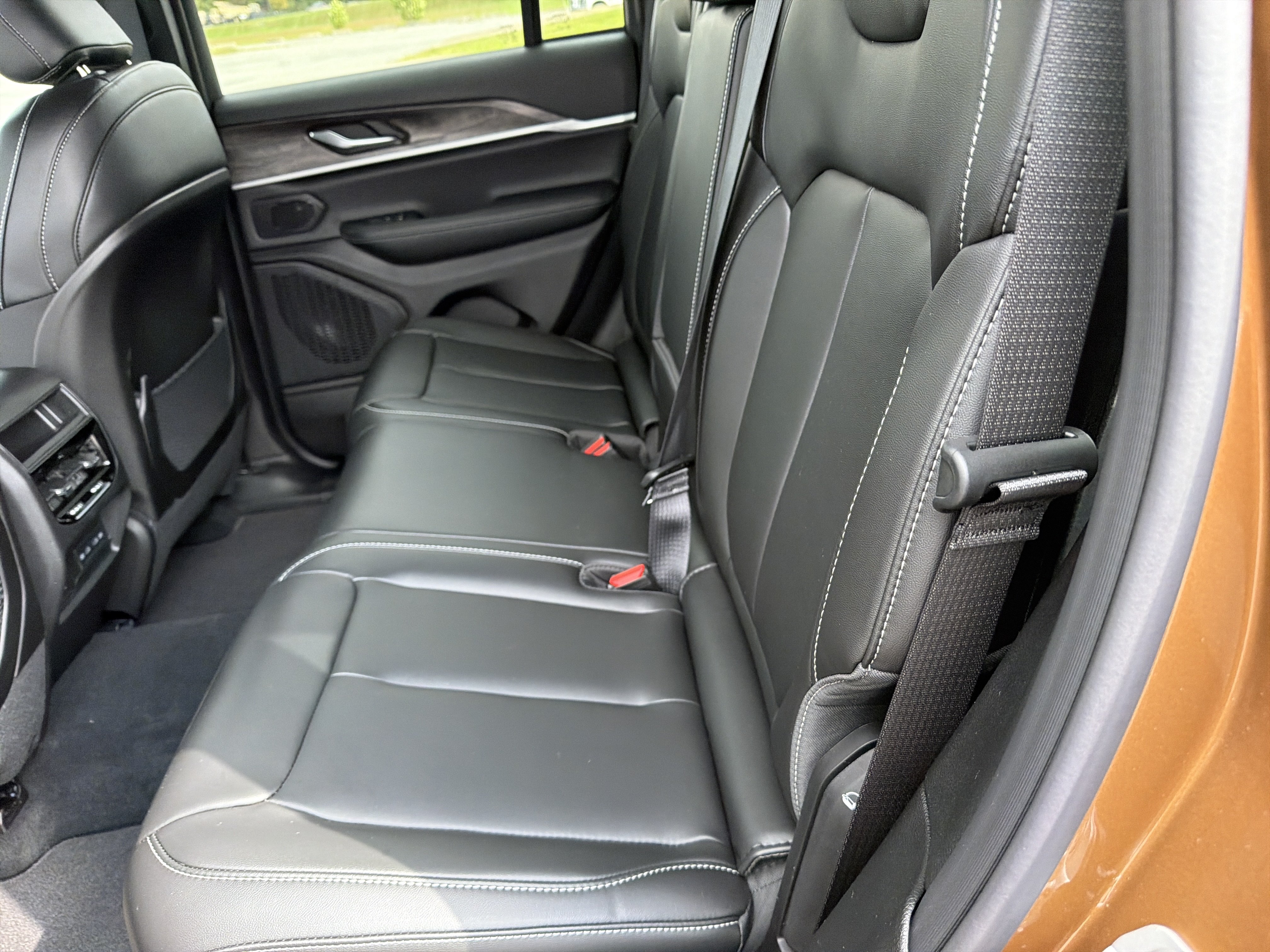 New 2027 Jeep Grand Cherokee Limited AWD/4WD image 13