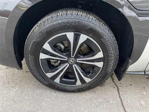 Used 2025 Toyota bZ4X AWD image 9