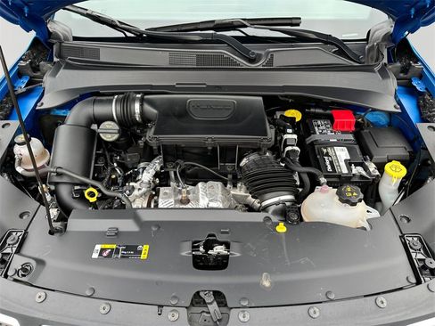 Used 2024 Jeep Compass Latitude image 9