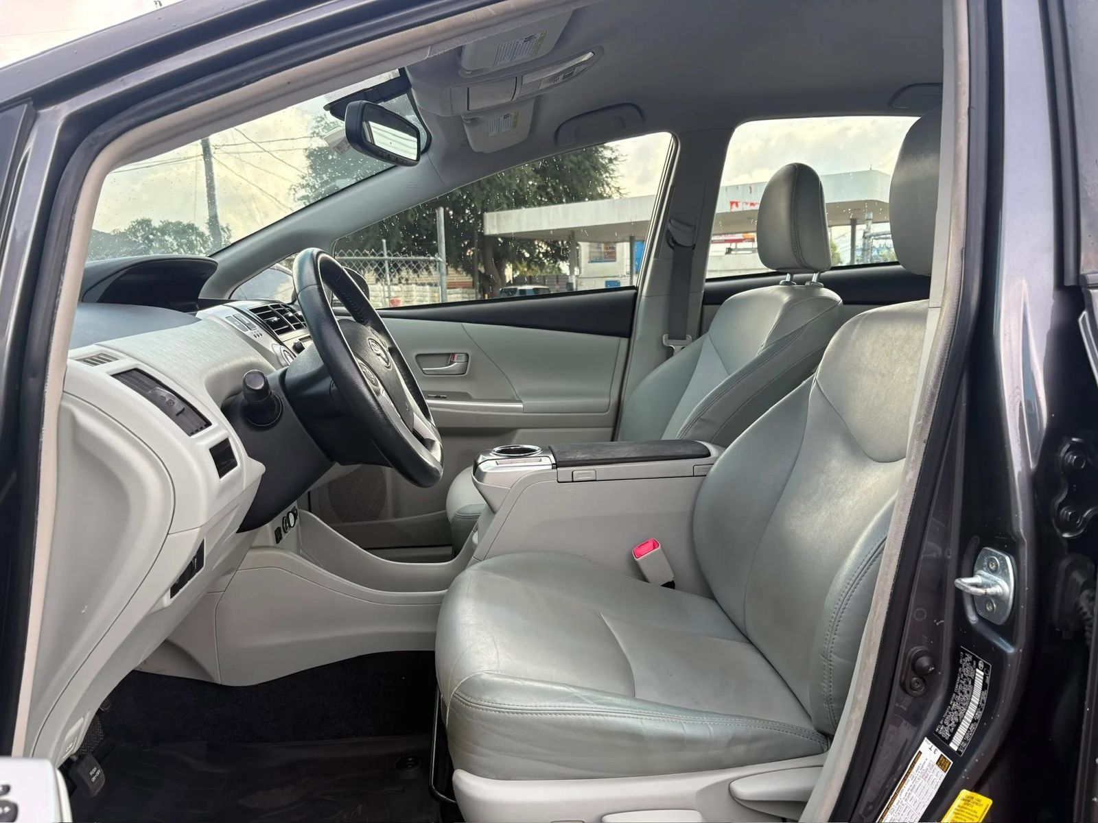 Used 2013 Toyota Prius V Five FWD image 9