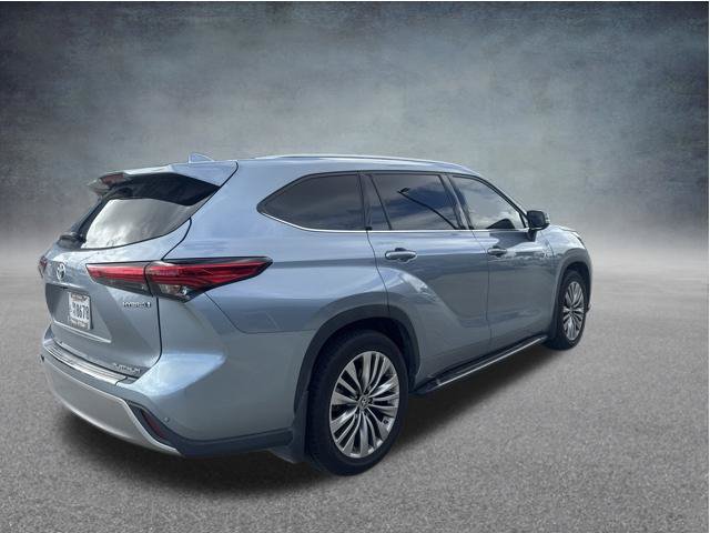 Used 2021 Toyota Highlander Platinum FWD image 8