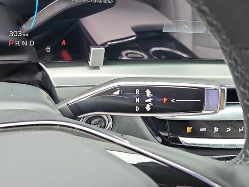 New 2025 Cadillac Lyriq Luxury image 22