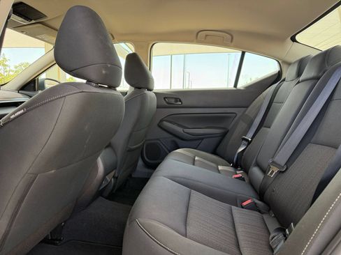 Used 2025 Nissan Altima 2.5 SV FWD image 25