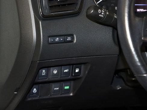 Used 2018 Nissan Rogue SL w/ Premium Package image 28