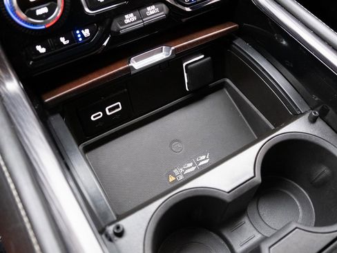 Used 2023 GMC Yukon XL Denali Ultimate image 5