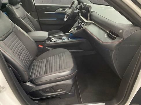 Used 2025 Ford Explorer ST-Line w/ Premium Package AWD/4WD image 23