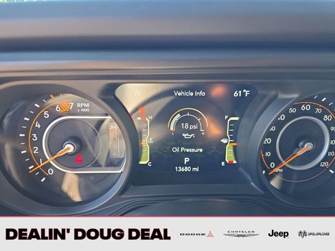 Used 2025 Jeep Wrangler Sahara image 16