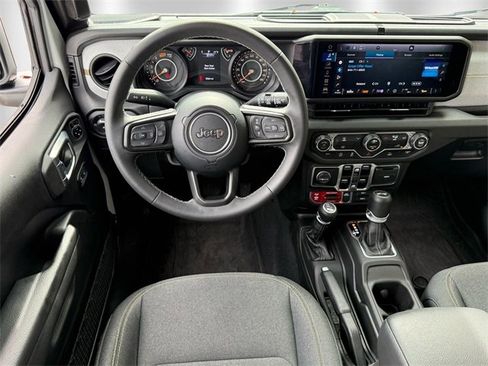 Used 2025 Jeep Wrangler Willys image 7