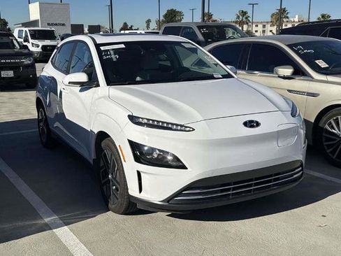 Used 2023 Hyundai Kona SEL image 12