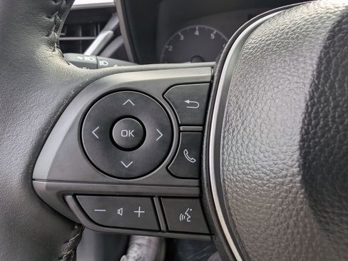 Used 2025 Toyota Corolla Cross LE w/ Moonroof Package image 26