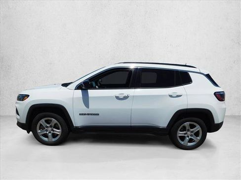 Used 2024 Jeep Compass Latitude AWD/4WD image 8