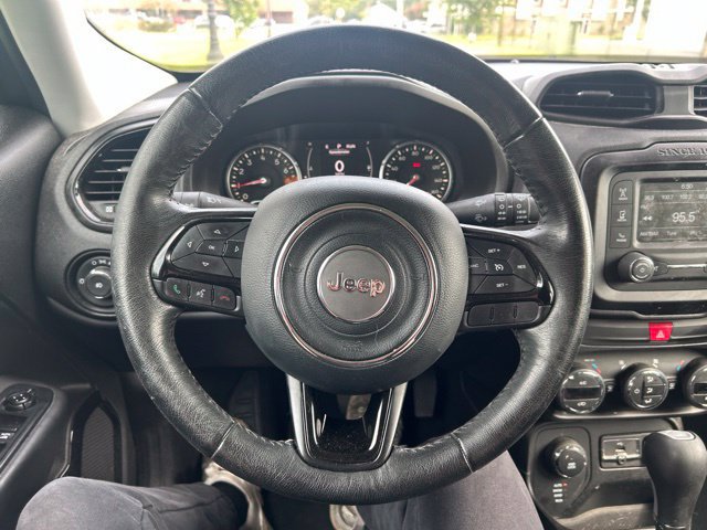 Used 2016 Jeep Renegade Latitude AWD/4WD image 34