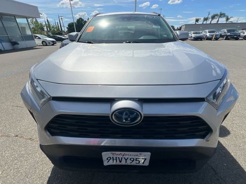 Used 2022 Toyota RAV4 LE image 2