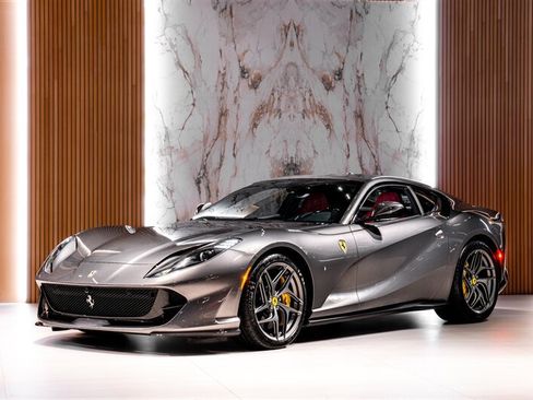 Used 2019 Ferrari 812 Superfast RWD image 1