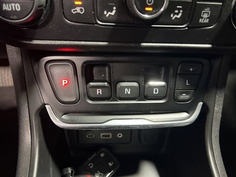 Used 2020 GMC Terrain SLT w/ Elevation Edition FWD image 29