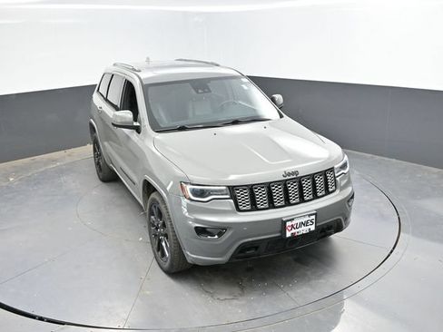 Used 2020 Jeep Grand Cherokee Altitude AWD/4WD image 40