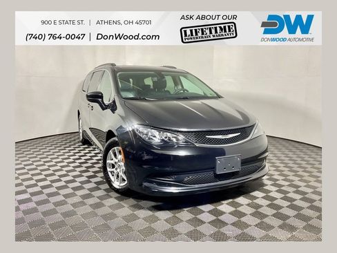 Used 2021 Chrysler Voyager Lxi image 1