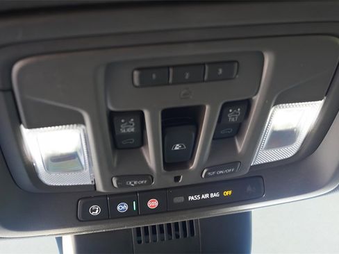 New 2026 GMC Sierra 1500 SLT image 13