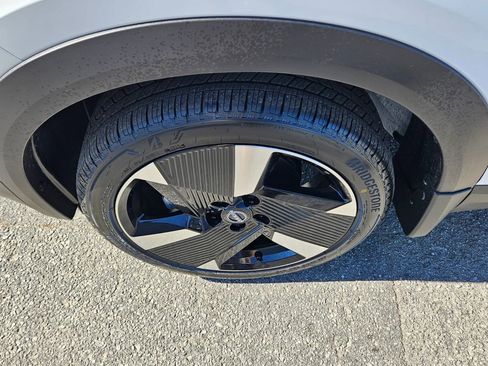 New 2026 Nissan Kicks SR w/ SR Premium Package FWD image 18