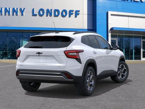 New 2026 Chevrolet Trax LT w/ Sunroof Package image 4