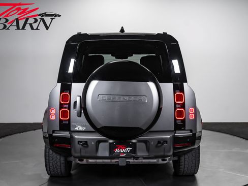 Used 2024 Land Rover Defender 110 X-Dynamic SE AWD/4WD image 4