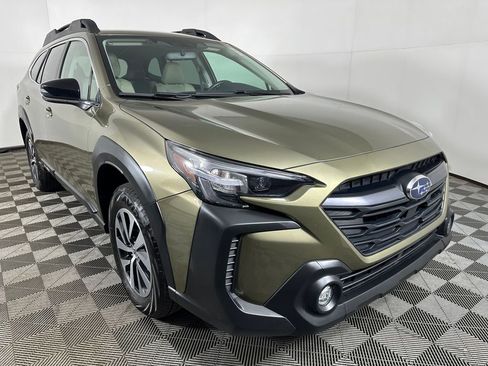 Used 2024 Subaru Outback Premium AWD/4WD image 7