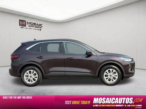 Used 2023 Ford Escape Active w/ Tech Pack #2 AWD/4WD image 8