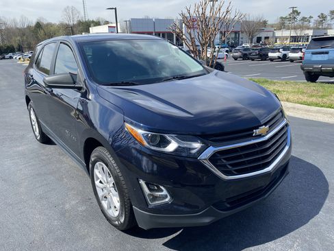 Used 2020 Chevrolet Equinox LS image 3