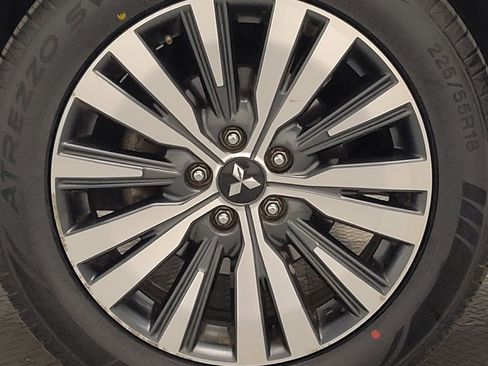 Used 2020 Mitsubishi Outlander SE image 31