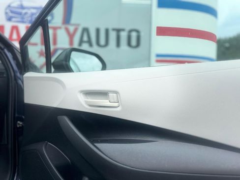 Used 2022 Toyota Corolla LE FWD image 54