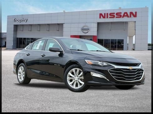 Used 2025 Chevrolet Malibu LT FWD image 1