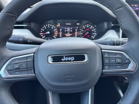 Used 2025 Jeep Compass Limited AWD/4WD image 29