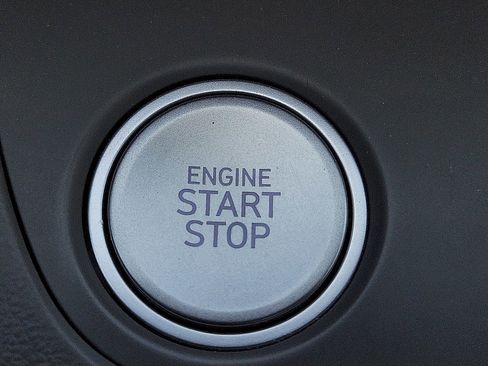 Used 2024 Hyundai Elantra SEL w/ Convenience Package image 17