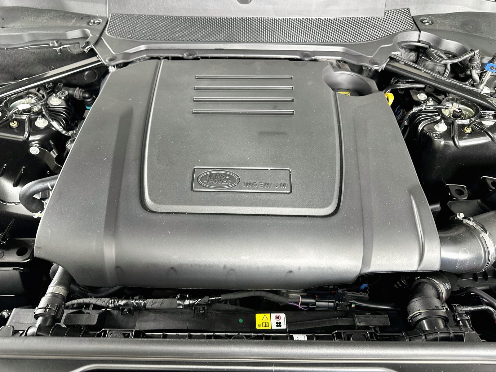 New 2026 Land Rover Discovery S AWD/4WD image 13