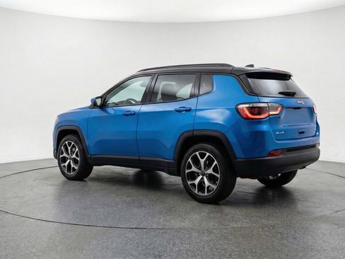 Used 2025 Jeep Compass Limited AWD/4WD image 6