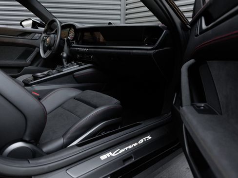Certified 2024 Porsche 911 Carrera GTS RWD image 35