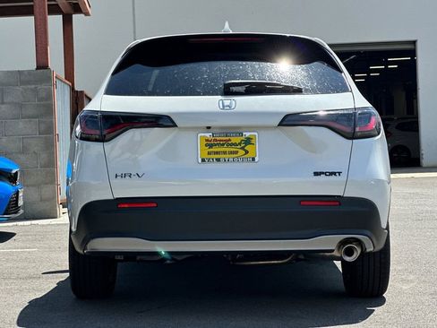New 2025 Honda HR-V Sport image 4