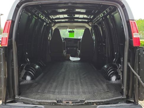 Used 2018 Chevrolet Express 2500 w/ Driver Convenience Package RWD image 5