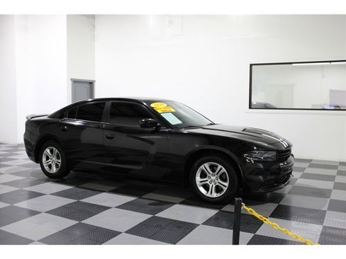 Used 2020 Dodge Charger SXT w/ Leather Interior Group image 1