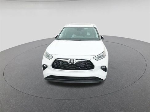 New 2026 Toyota Highlander Limited image 15