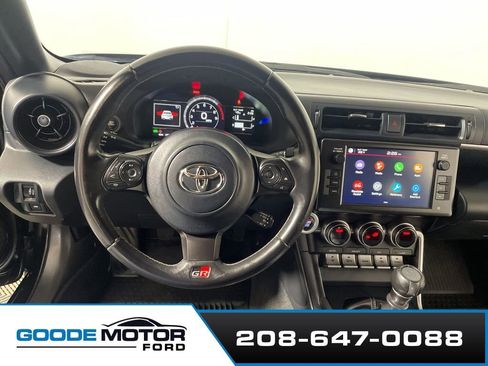 Used 2024 Toyota GR86 image 12