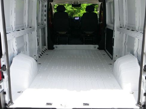 Used 2025 RAM ProMaster 2500 w/ Convenience Group FWD image 24