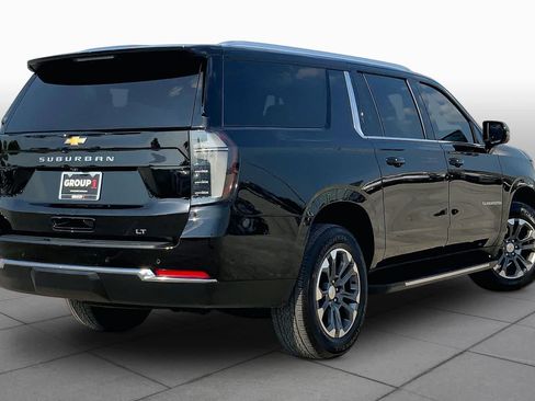 Used 2026 Chevrolet Suburban LT w/ Comfort Package RWD image 13