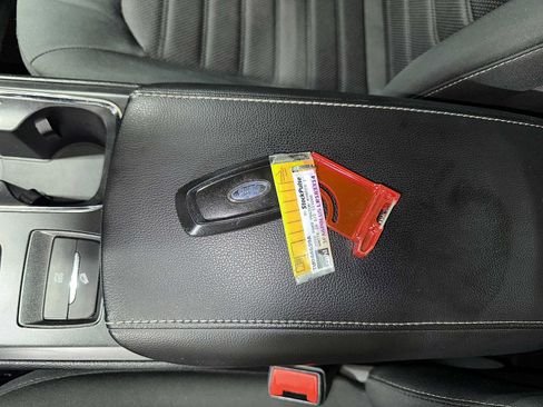 Used 2020 Ford Fusion SE image 33